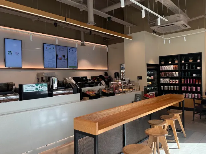 Starbucks in Hounslow, Greater London