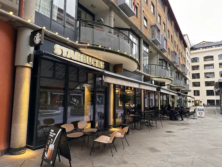Starbucks in London, Greater London